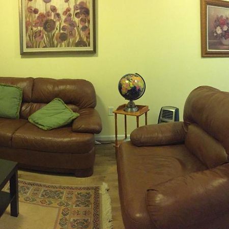 Two Bedroom Apartment In Single Family Home Форт Вашингтон Экстерьер фото